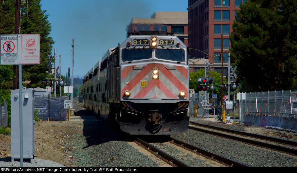 JPBX 917 Leads Caltrain 134